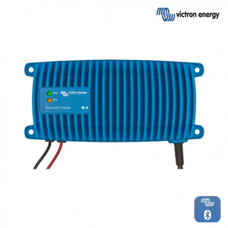 Vodotesni profesionalni polnilnik Victron Blue Smart  IP67 12-17 12V 17A